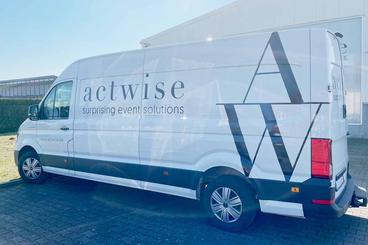 Bestelbus beletteren | Bedrijfswagen belettering | Actwise