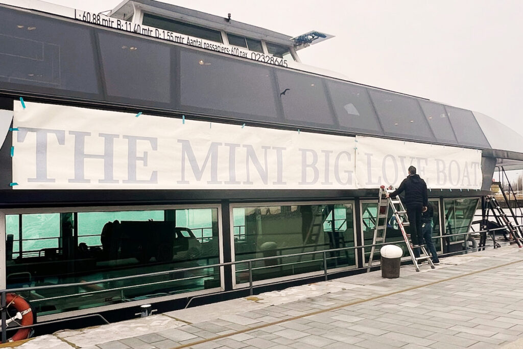Boot bestickeren met logo | Mini electric launch Ocean Diva