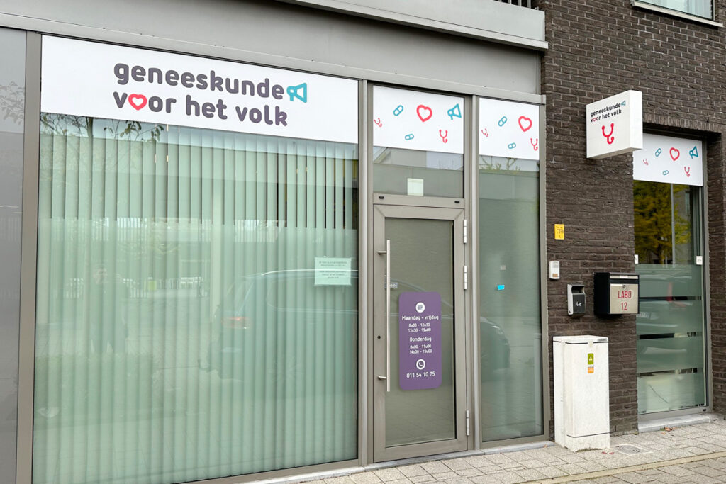 Etalage bestickering en gevelreclame op maat | Geneeskunde voor het Volk