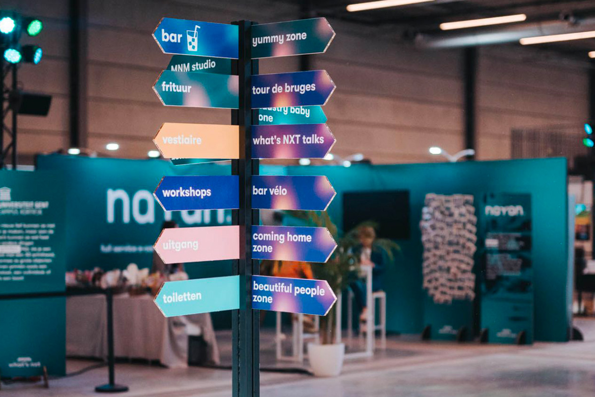 Inhaker | Bewegwijzering evenementen | MNM Whats Nxt BMCC Brugge