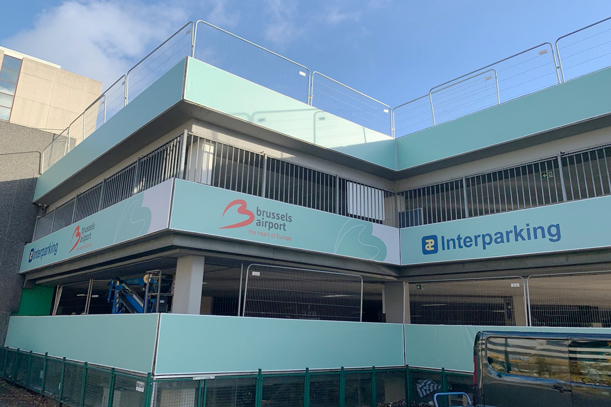 Outdoor textielframe | Branding parkeergarage | Interparking Brussels Airport