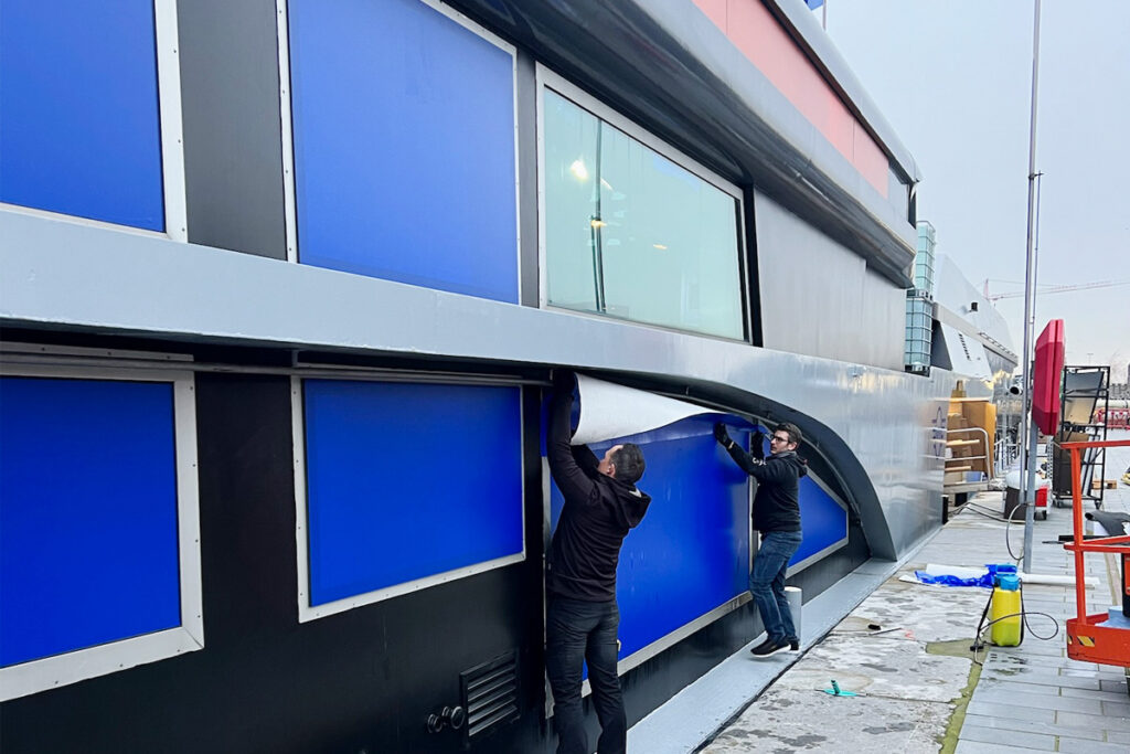 Prijs voor reclame stickers voor boten | Mini electric launch Ocean Diva