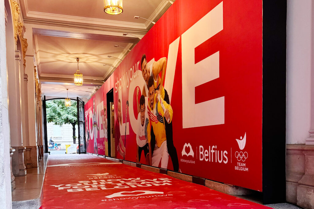Sponsorwand | Geprinte vinyl evenement | Belgian House Paris