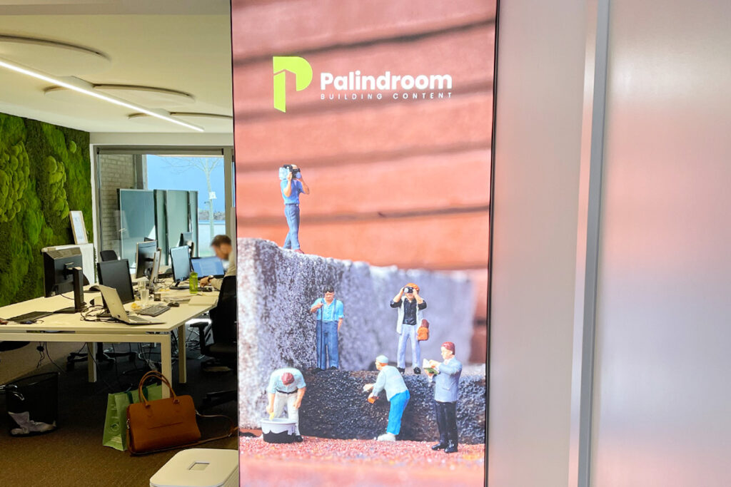 Textielframe met verlichting voor winkels en kantoren | Palindroom