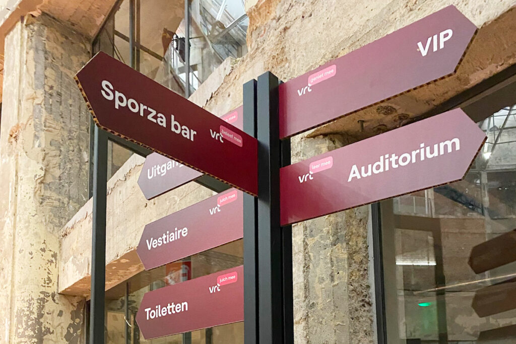 Wayfinding eventlocatie | Bewegwijzering evenementenlocatie | WK Voetbal 2020 VRT Wintercircus